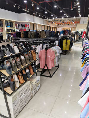 經(jīng)典外貿(mào)服飾 服裝服飾零售的魅力與機遇